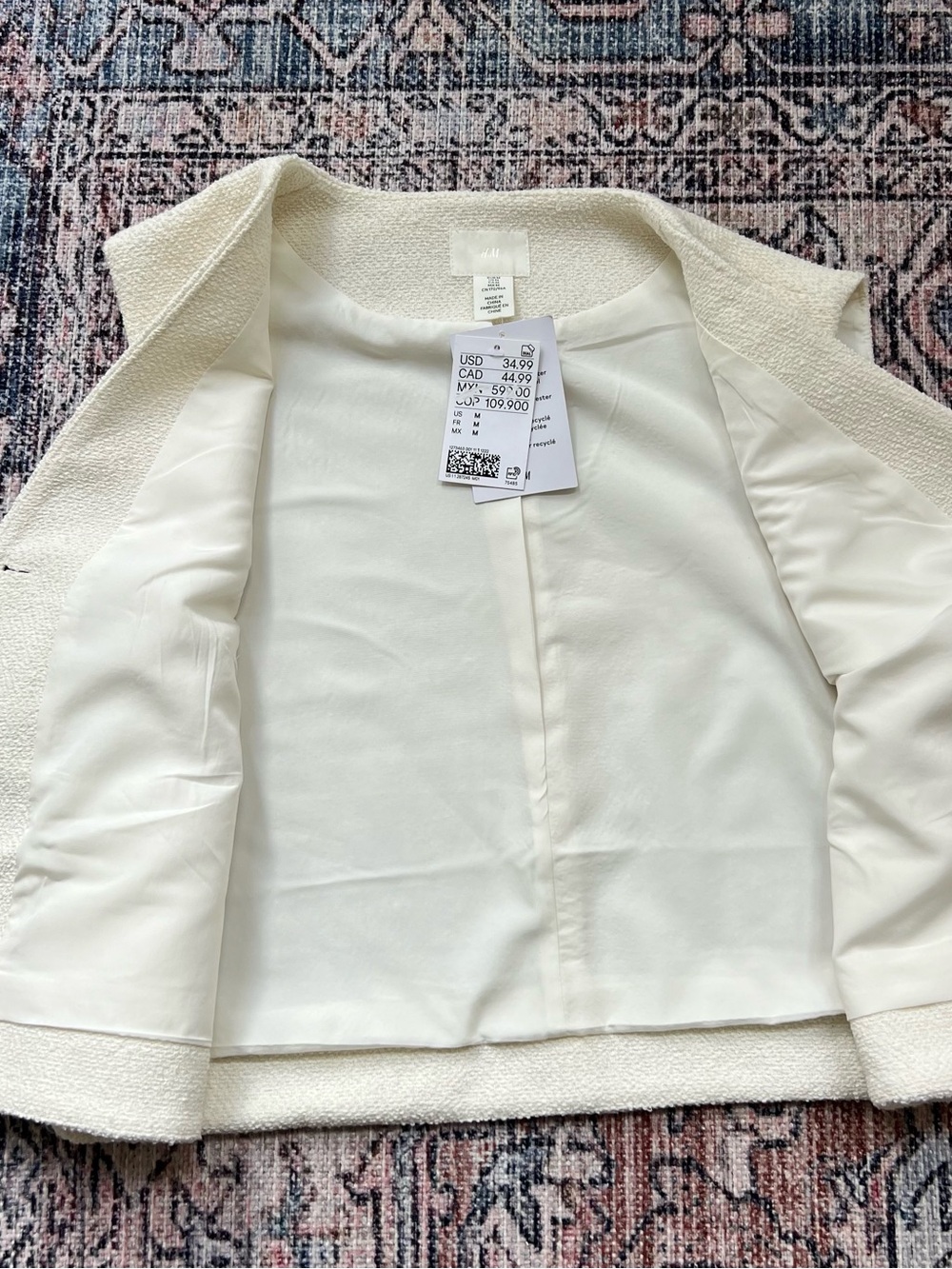 H&M NWT Cream Bouclé Button Front Vest Size Medium Pockets Gold Buttons - Picture 9 of 11